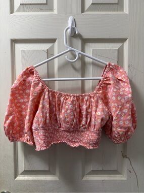 ๐ Billabong Pink Floral Puff-Sleeve Crop Top